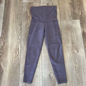 Beyond yoga out of pocket, high waist, maternity leggings, size medium